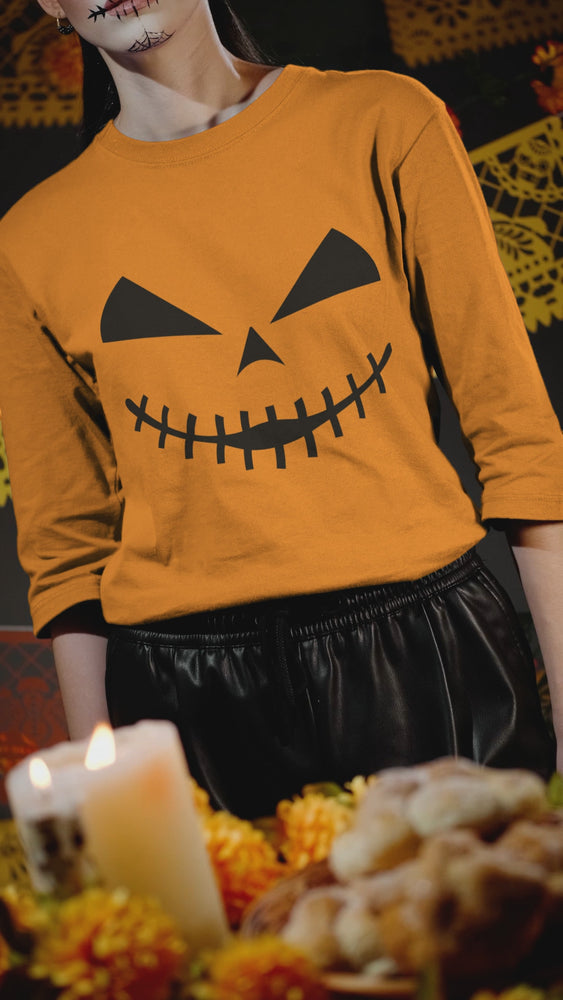 
                
                    Load and play video in Gallery viewer, Pumpkin Face Unisex Heavy Blend Crewneck Sweatshirt
                
            