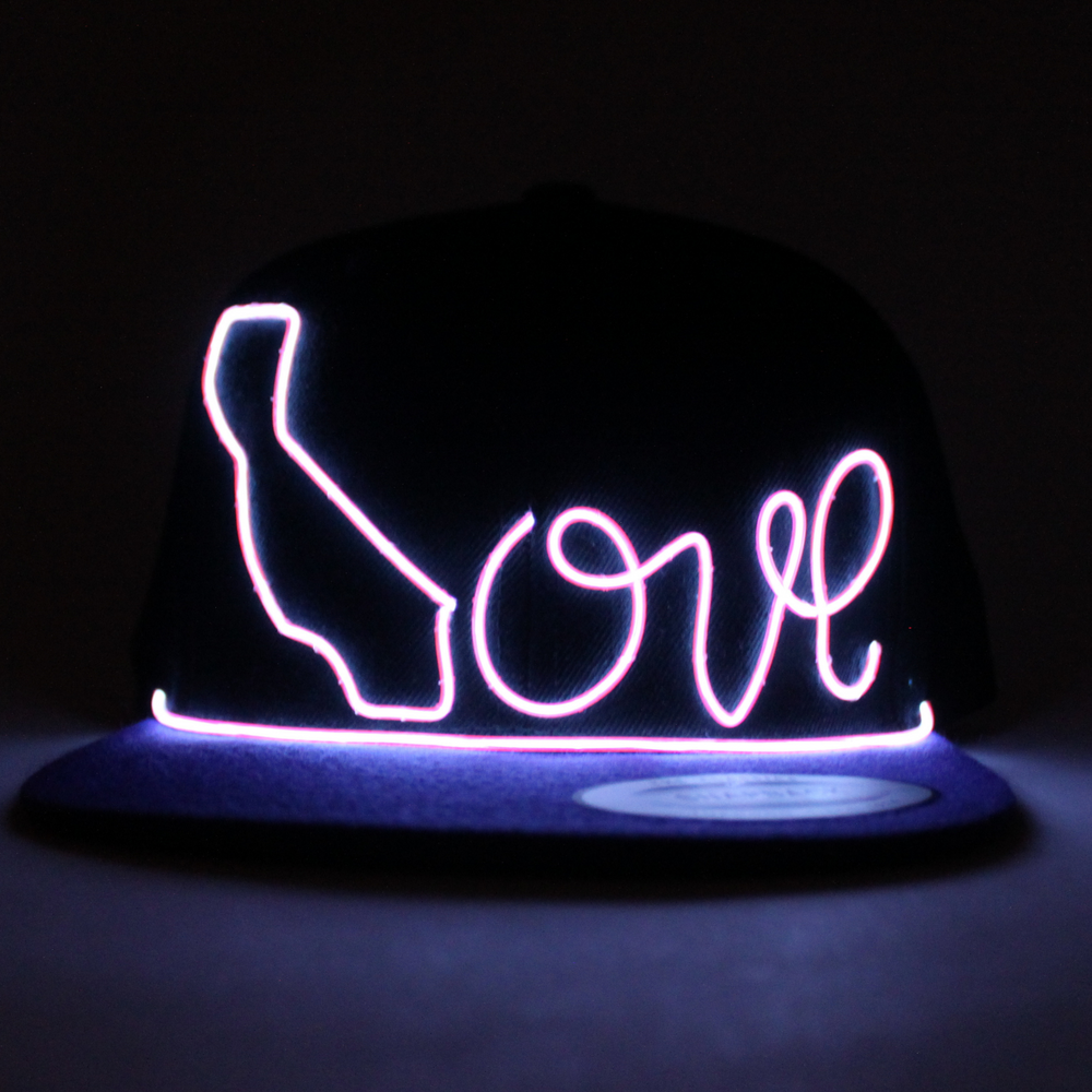 
                
                    Load image into Gallery viewer, Light Up California Love Hat
                
            